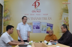 ban tuyen giao thanh uy tham chuc mung bao giac ngo