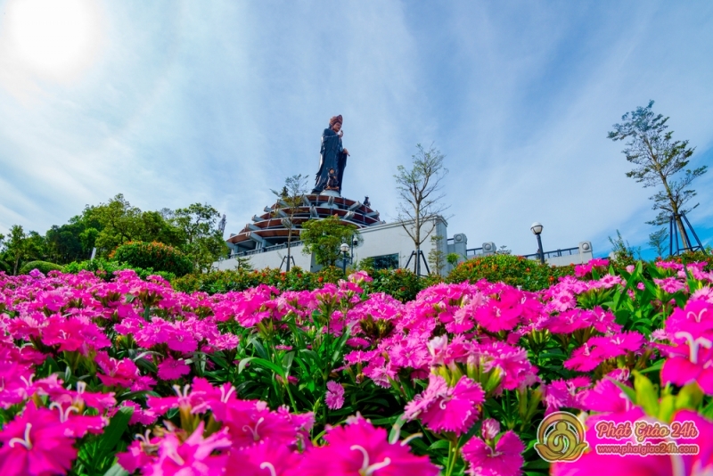 Núi Bà Đen là một điểm đến thu hút nhiều du khách ở Tây Ninh. Với những hình ảnh đẹp và quyến rũ, người ta có thể ngắm cảnh, tìm hiểu về lịch sử và văn hóa đất nước. Nếu bạn đang muốn khám phá vẻ đẹp của Núi Bà Đen, hãy xem những hình ảnh liên quan đến điểm du lịch này.