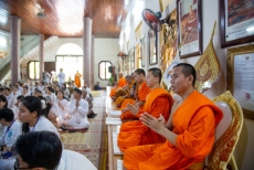 doan phat giao thai lan chua phra dhammakaya den tham chua tam bao