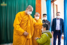 gieo yeu thuong den khap muon noi   chua ba vang cham lo tet cho dong bao ngheo tinh thai nguyen