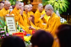 le cau sieu cho nhung tre em qua doi vi benh hiem ngheo