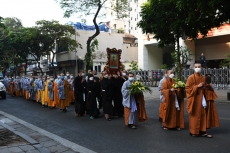 le cung ruoc ton anh dai lao hoa thuong thich pho tue ve tung lam quan su