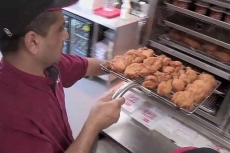 quy trinh 35 ngay cua tu than tren ban an cua cac chu ga kfc toi nghiep
