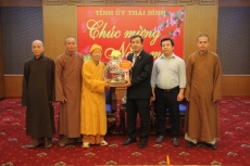 thai binh  phat giao tinh chuc tet cac co quan