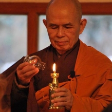the new york times viet ve thien su thich nhat hanh sau khi ngai qua doi