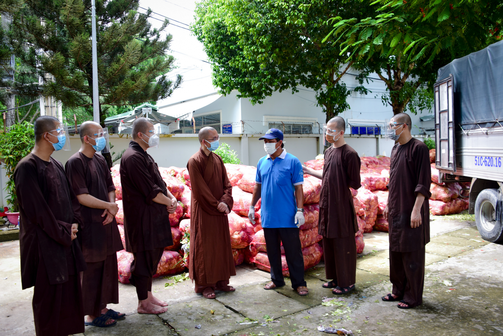 12 tan rau   cu   qua tu vien khanh an tang ba con vung bi phong toa