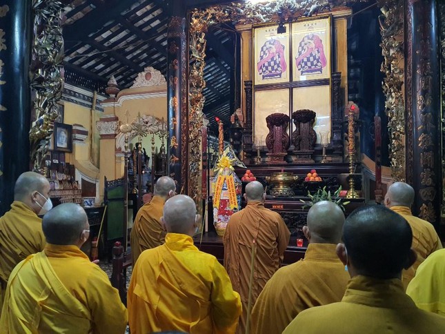 ban tri su phat giao quan tan binh tri an cac bac tien boi qua cac thoi ky