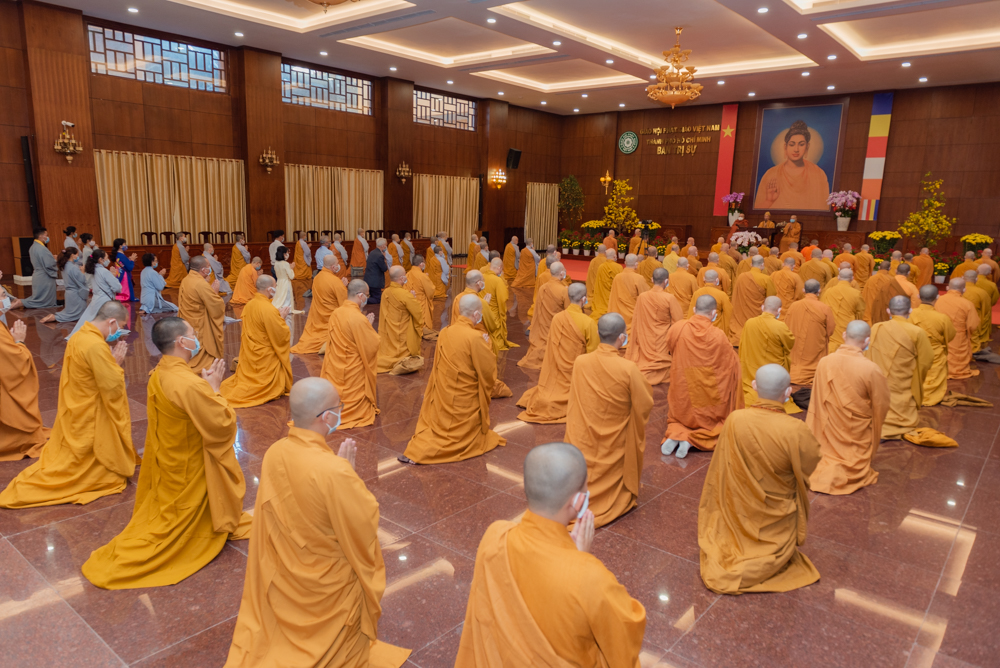 ban tri su phat giao tp hcm xong dat van phong va hop mat dau nam