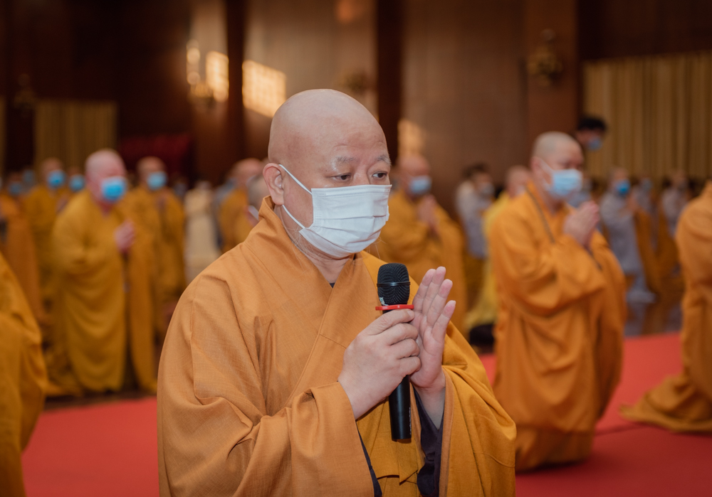 ban tri su phat giao tp hcm xong dat van phong va hop mat dau nam
