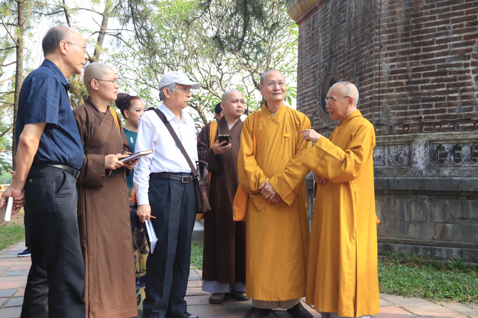 ban van hoa trung uong khao sat thuc dia tai hue de an   8217 di san va kien truc  8217