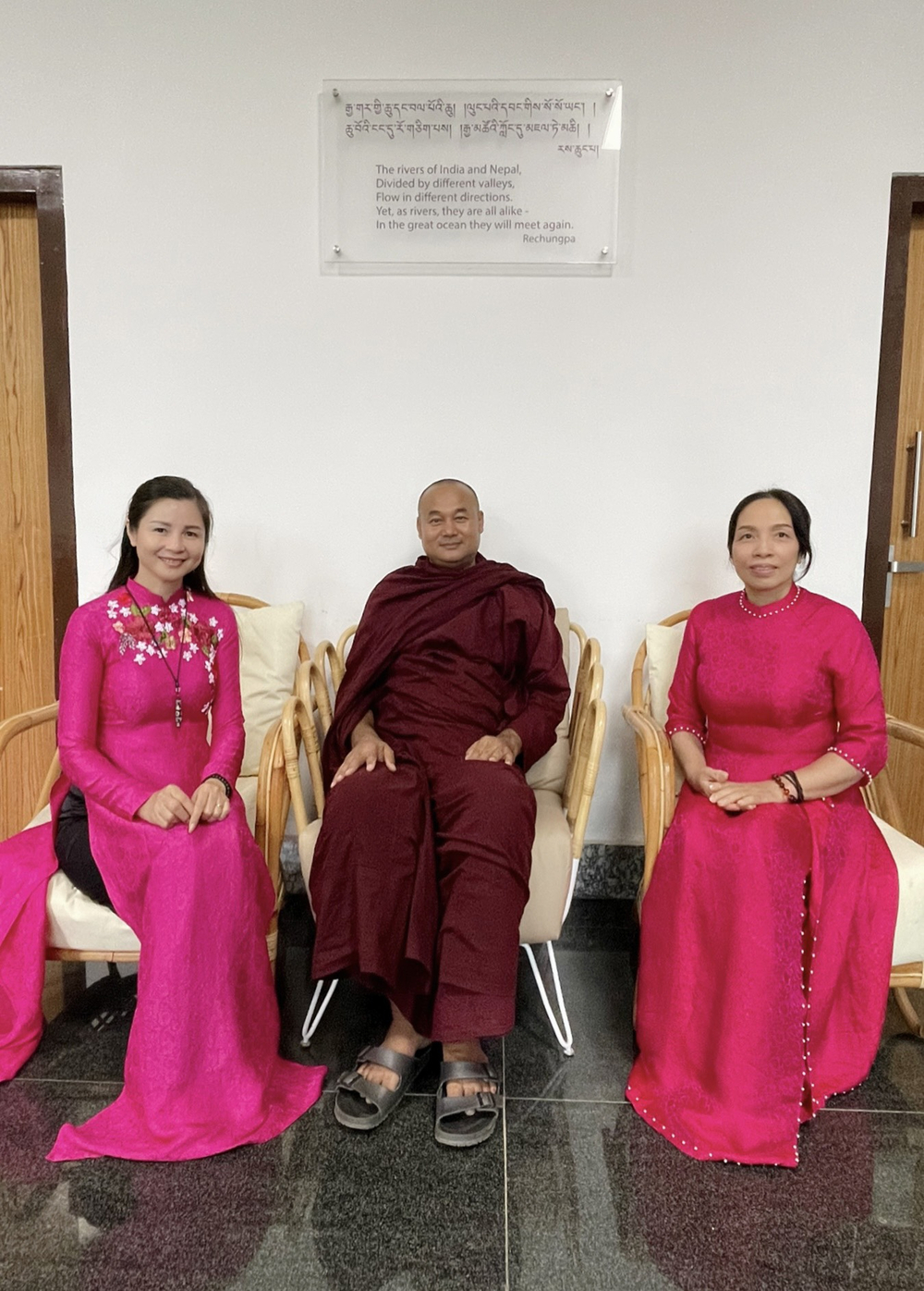 bhutan  be mac hoi thao quoc te lan thu 4 ve phat giao kim cang thua  vajrayana