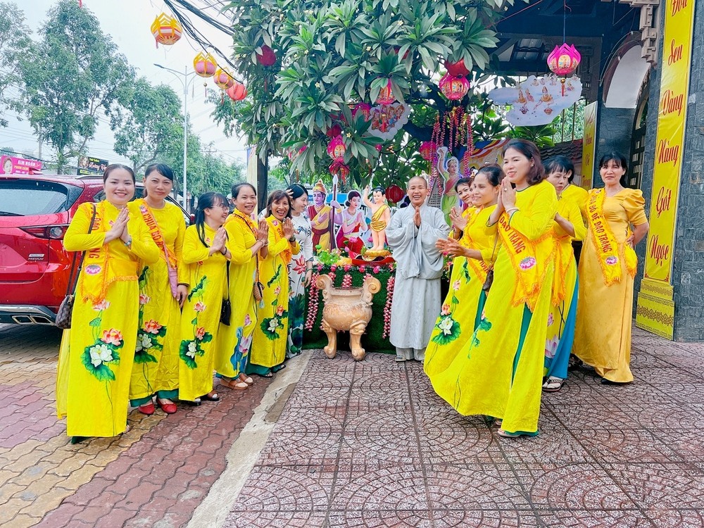 binh duong  chua bo de dao trang trang nghiem cu hanh dai le phat dan