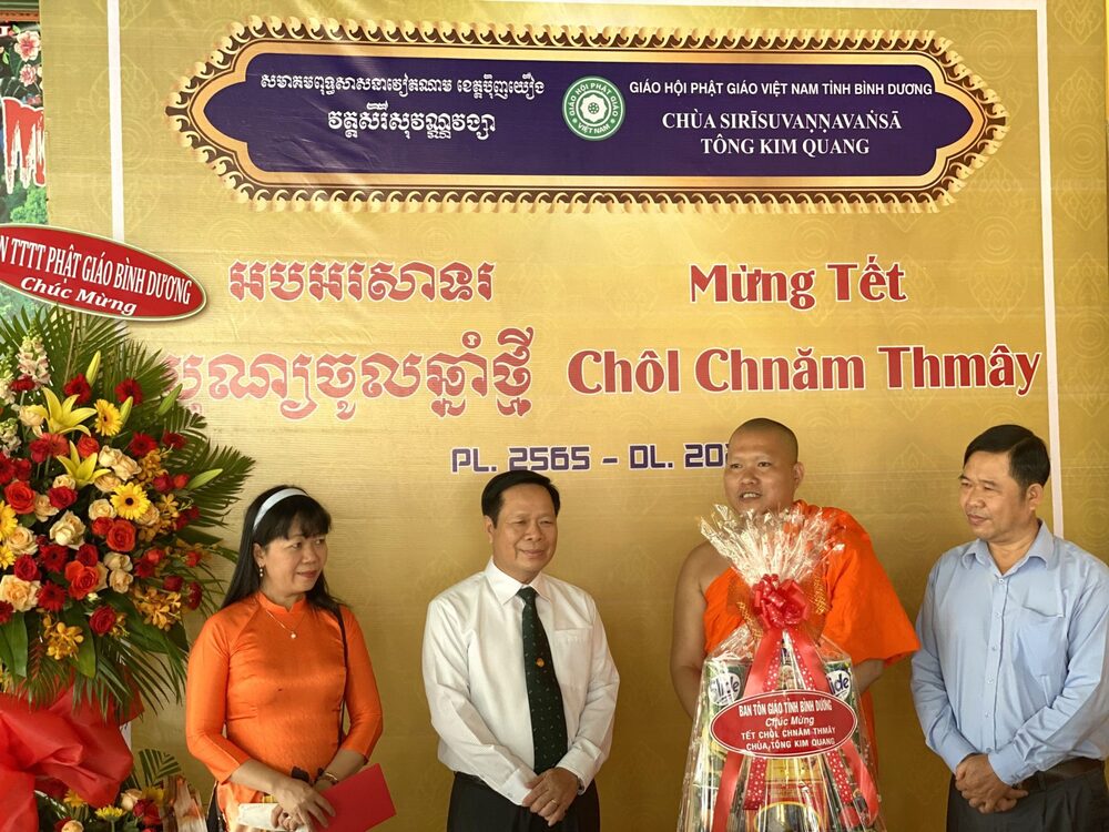 binh duong  lanh dao ban ton giao tinh chuc tet chol chnam thmay tai chua tong kim quang