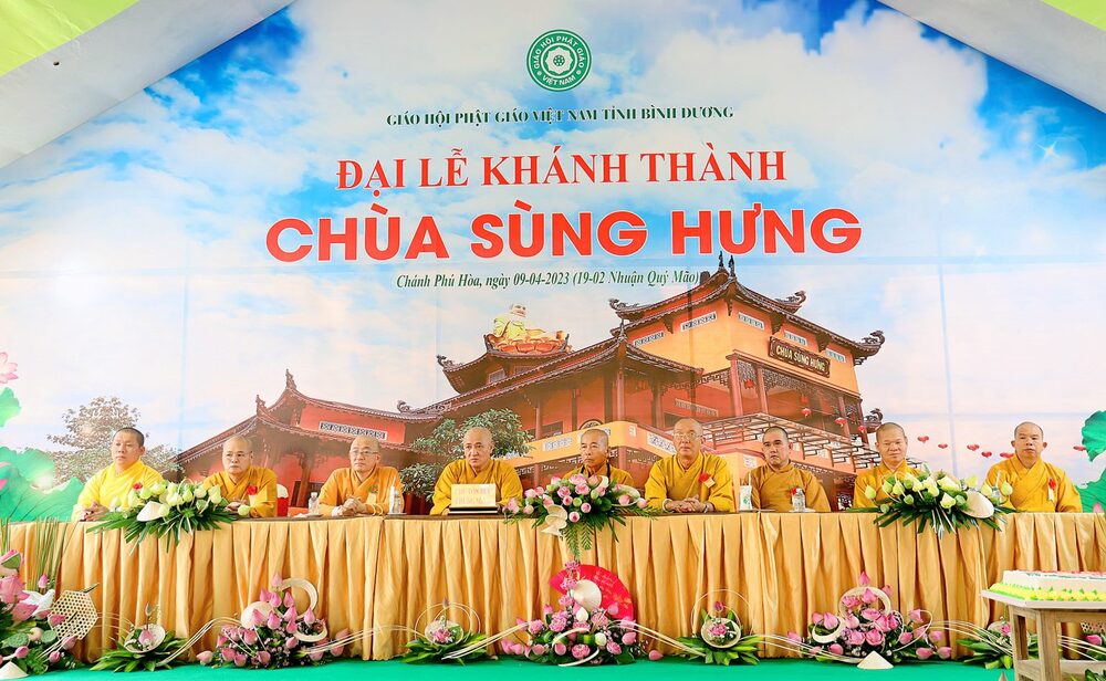 binh duong  trang nghiem le khanh thanh chua sung hung