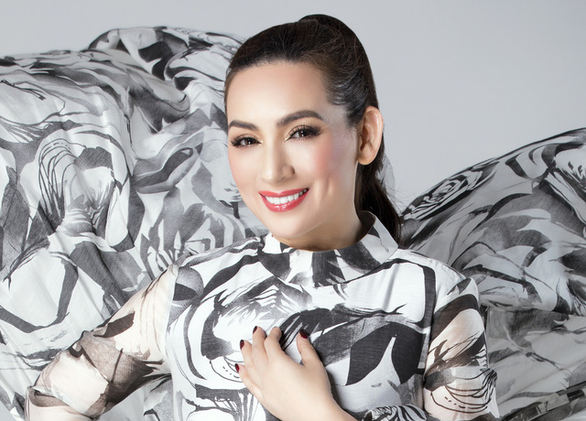 ca si phi nhung qua doi vi covid 19 tai benh vien cho ray