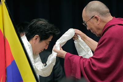 cau nguyen cuu thu tuong shinzo abe vang sinh canh gioi an lanh