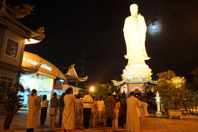 chua ba da thap hoa dang mung khanh dan duc phat a di da