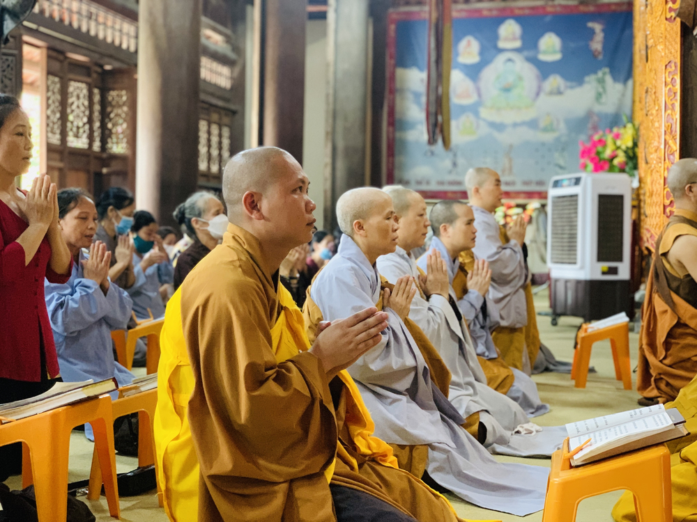 chua ha tien to chuc le huy nhat bo tat thich hai huan