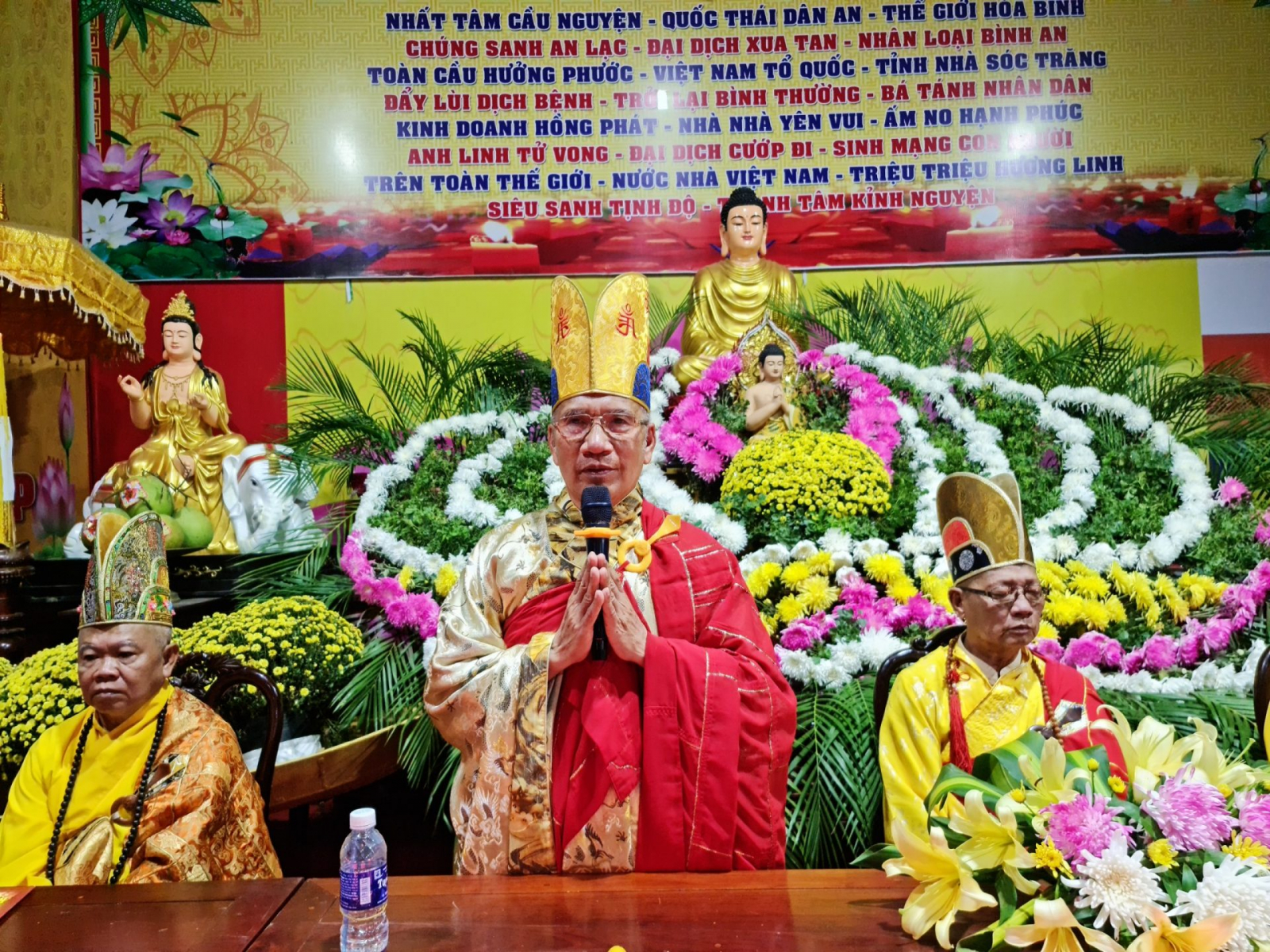 chua huong son to chuc phap hoi duoc su cau ba tanh binh an loi lac