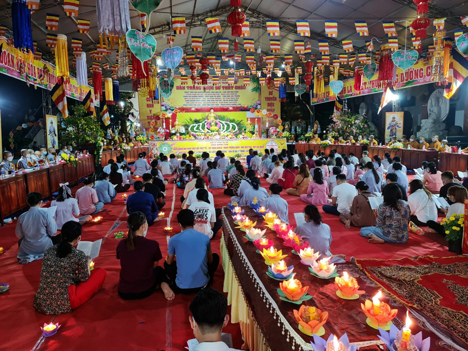 chua huong son to chuc phap hoi duoc su cau ba tanh binh an loi lac