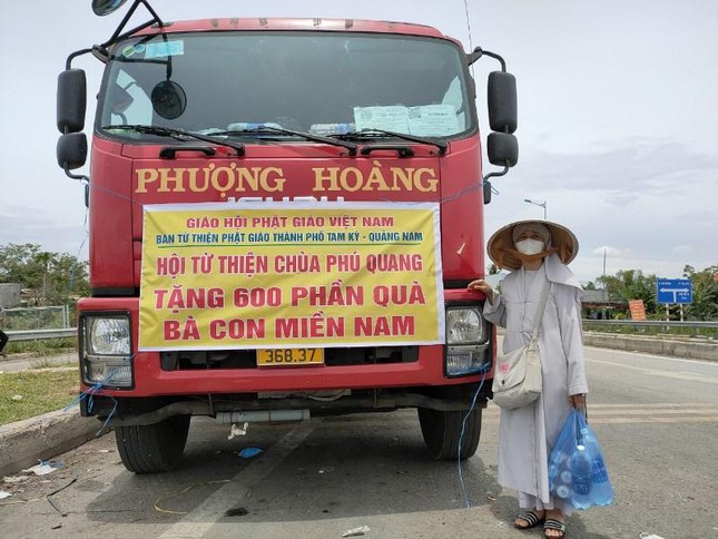 chua phu quang goi tang 600 suat qua den nhung gia dinh kho khan tai tp hcm