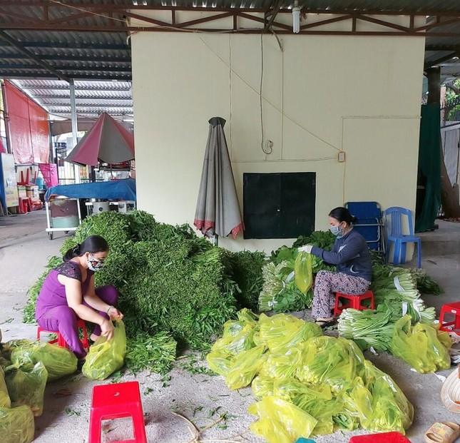 chua phuoc an tang qua den cac diem phong toa tren dia ban