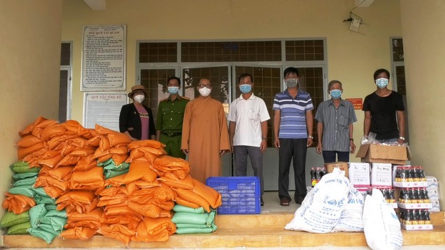 chua que huong tang qua den ho dan kho khan do anh huong dich covid 19