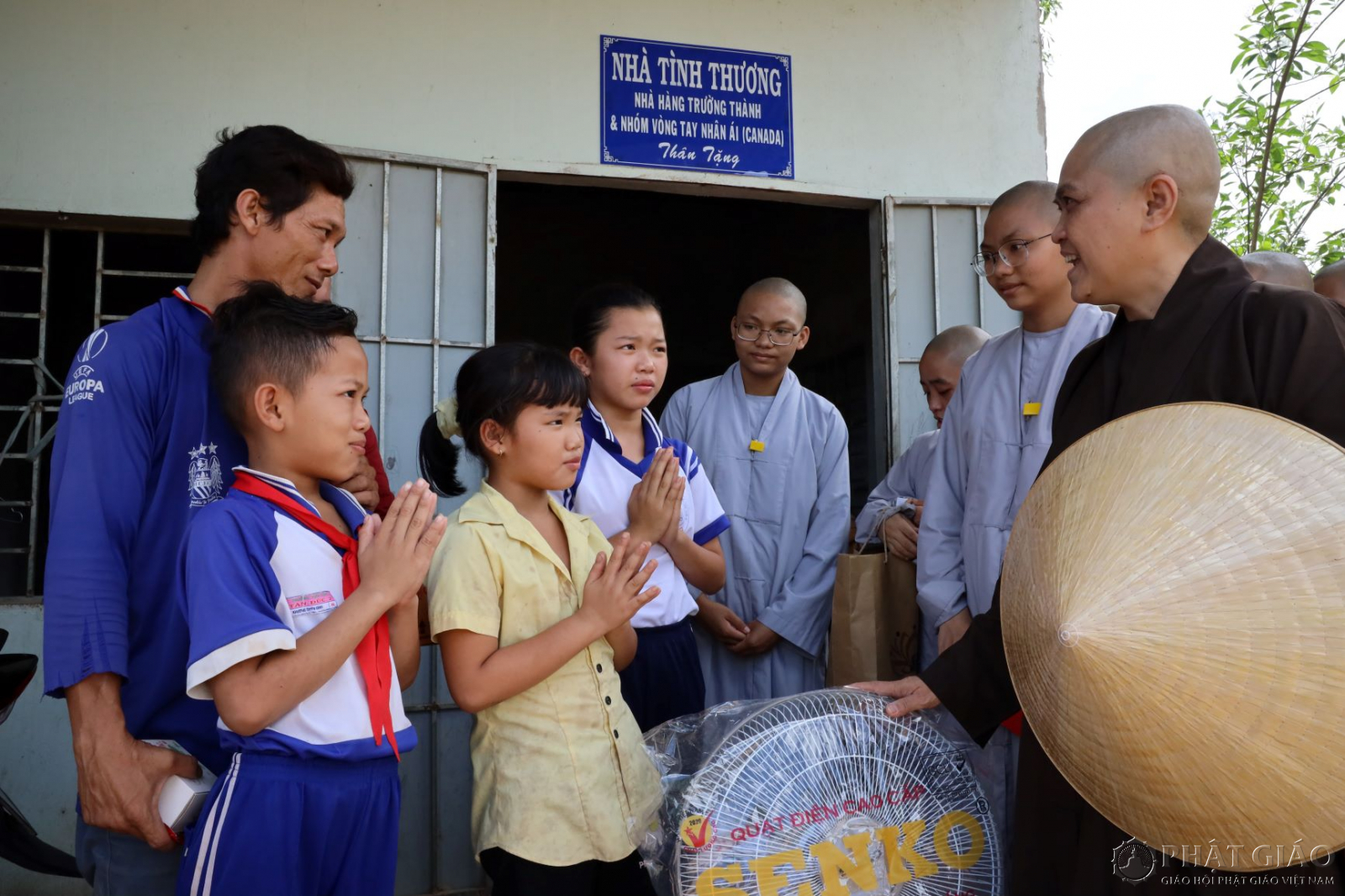 chua thien quang hoang phap ket hop tu thien tai binh thuan