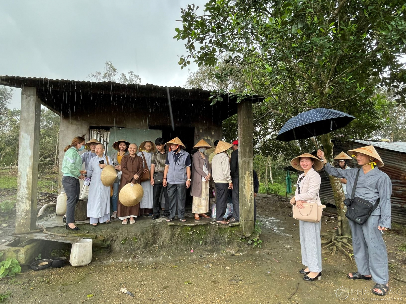 chua thien quang hoang phap va tu thien tai hai tinh mien trung