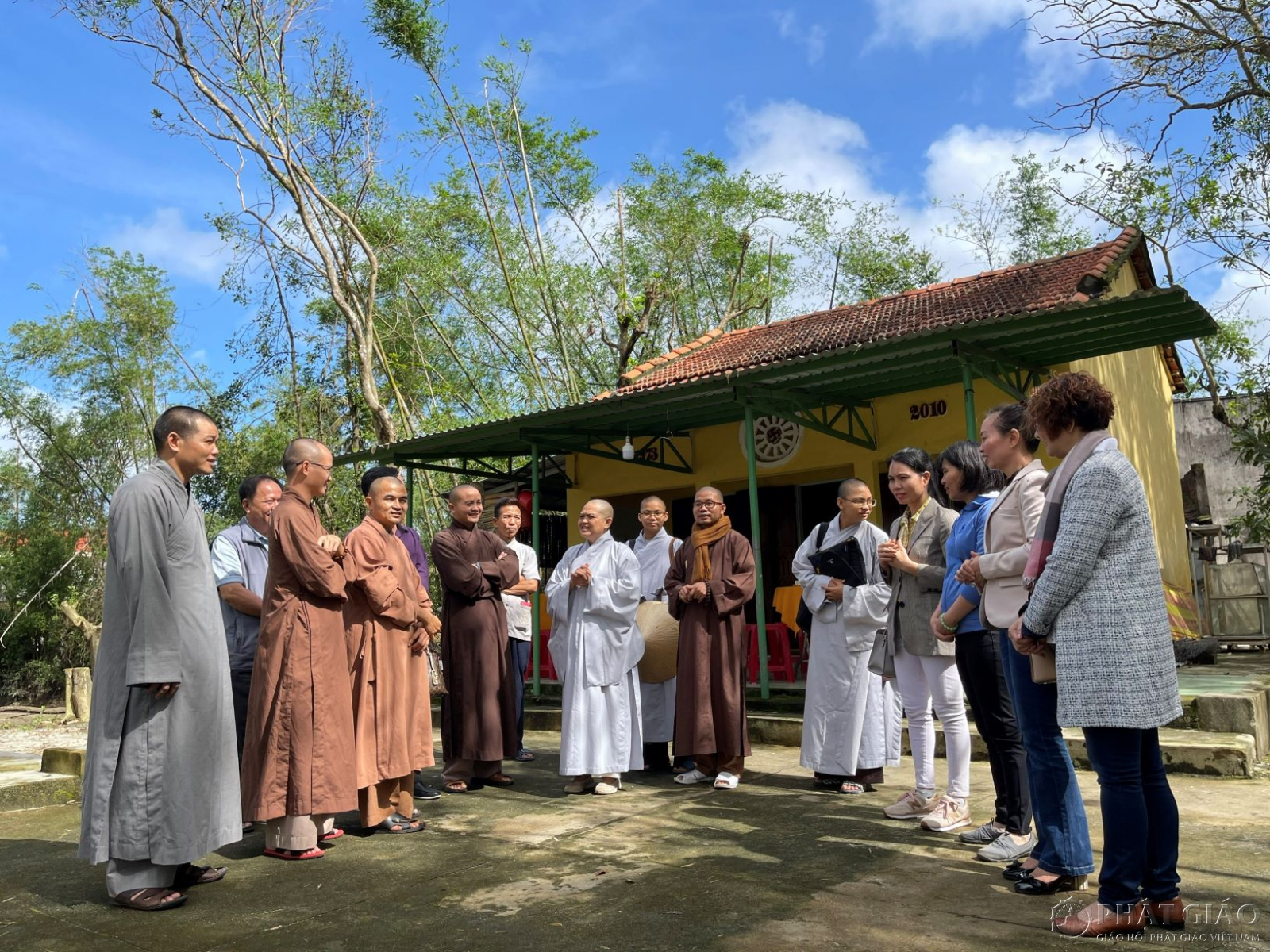 chua thien quang hoang phap va tu thien tai hai tinh mien trung