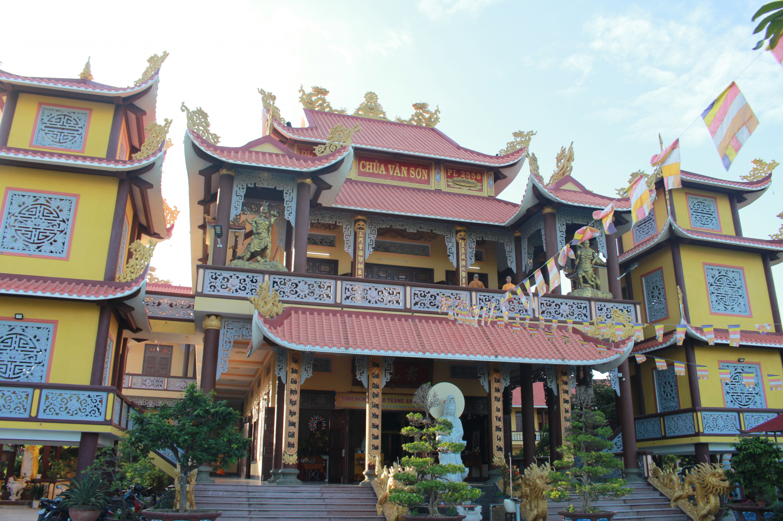 chua van son binh dinh tac phap an cu kiet ha