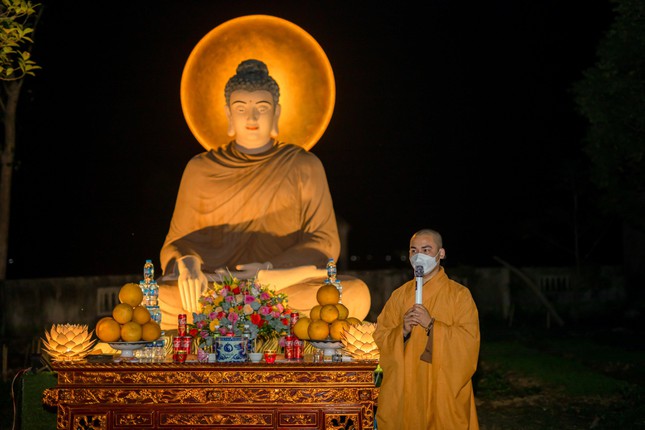 chua vinh phuc an vi ton tuong duc bon su thich ca mau ni