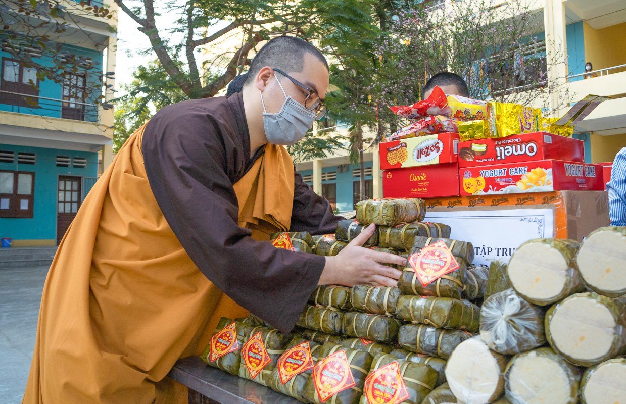 chuong trinh  ??banh chung yeu thuong ?? chua ba vang