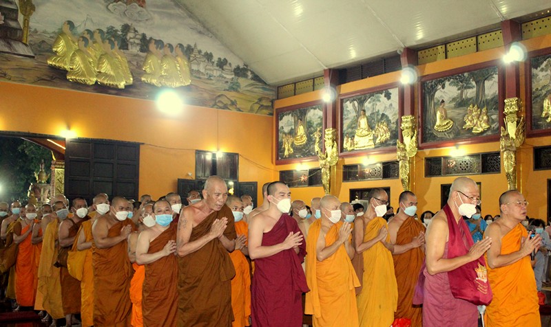 cung den ram thang gieng nham dan tai thien vien phuoc son