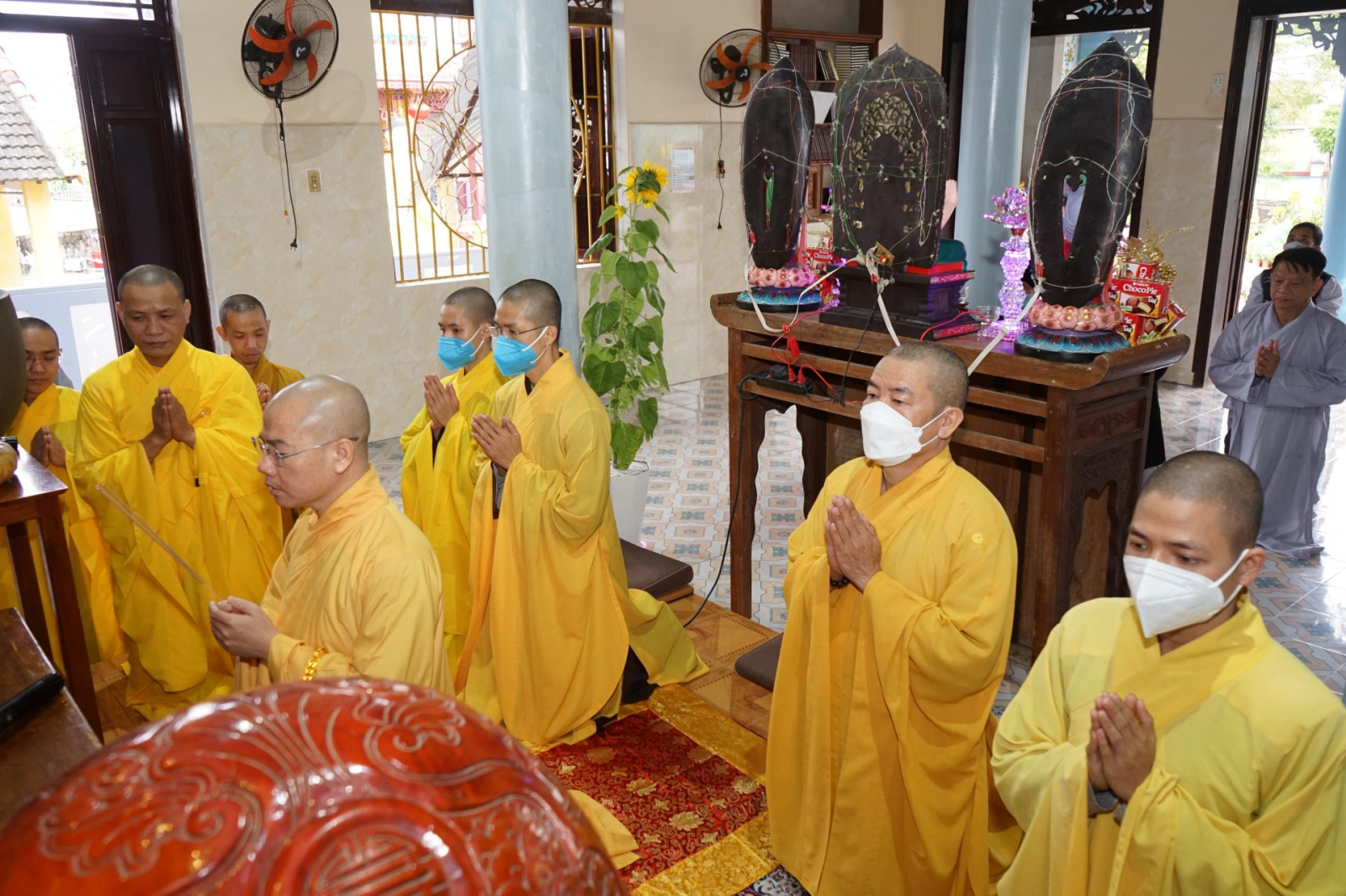 da nang  chua ba da hanh huong cung duong thap tu dau nam nham dan