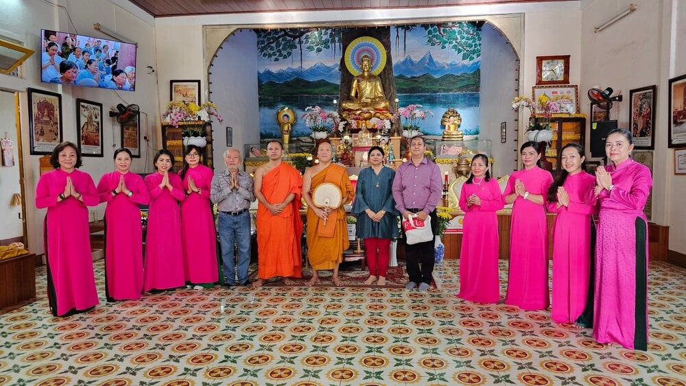 da nang  doan trung tam van hoa swami vivekananda chuc mung dai le vesak 2568 2024