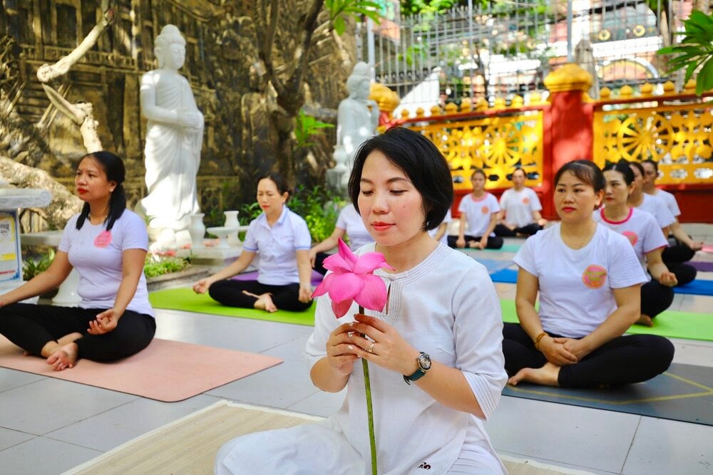 da nang  huong ung ngay quoc te yoga lan thu 10 nam 2024