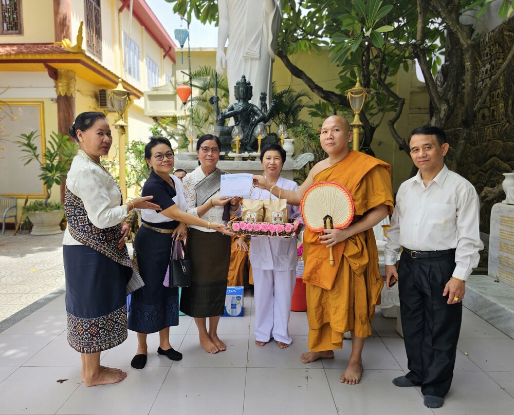 da nang  tong lanh su nuoc chdcnd lao tham va cung duong an cu kiet ha tai chua tam bao