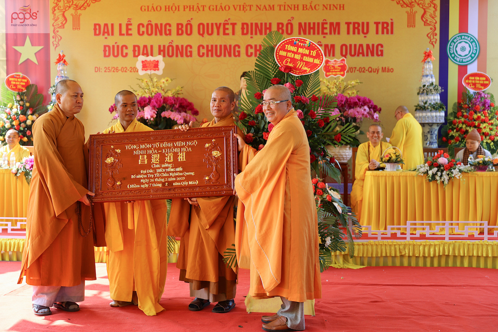 dai le cong bo quyet dinh bo nhiem chu tri duc dai hong chung chua nghiem quang