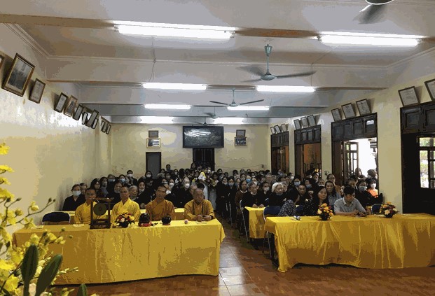 dai le phat dan chua lien phai pl 2566