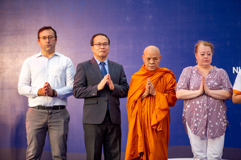 dai su quan an do tai ha noi to chuc ngay quoc te yoga tai hon 35 tinh thanh viet nam