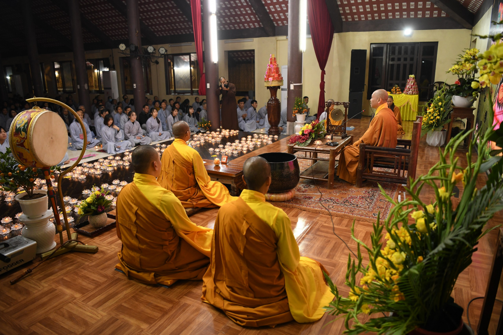 dem hoa dang kinh mung duc phat thich ca thanh dao