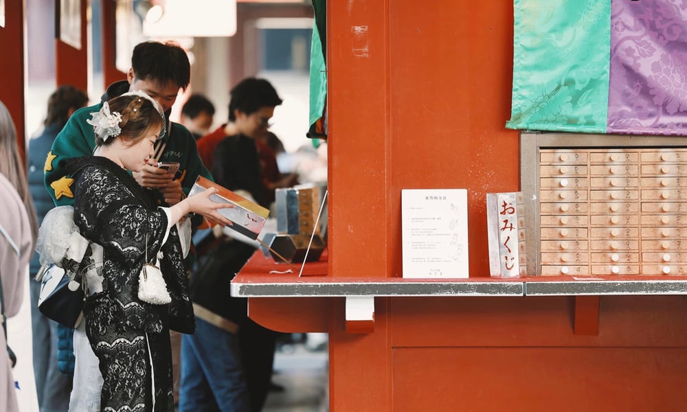 di le dau nam o ngoi chua co nhat tokyo