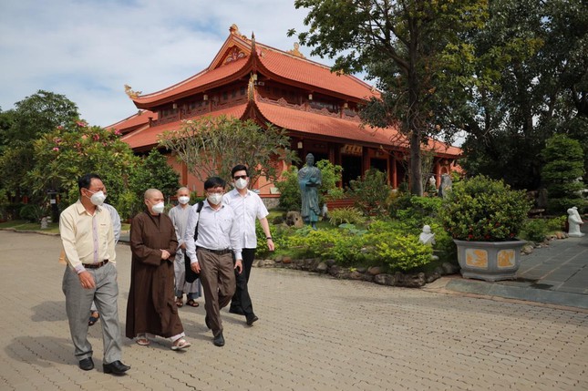 doan dai dien ban ton giao chinh phu tham chua thien quang