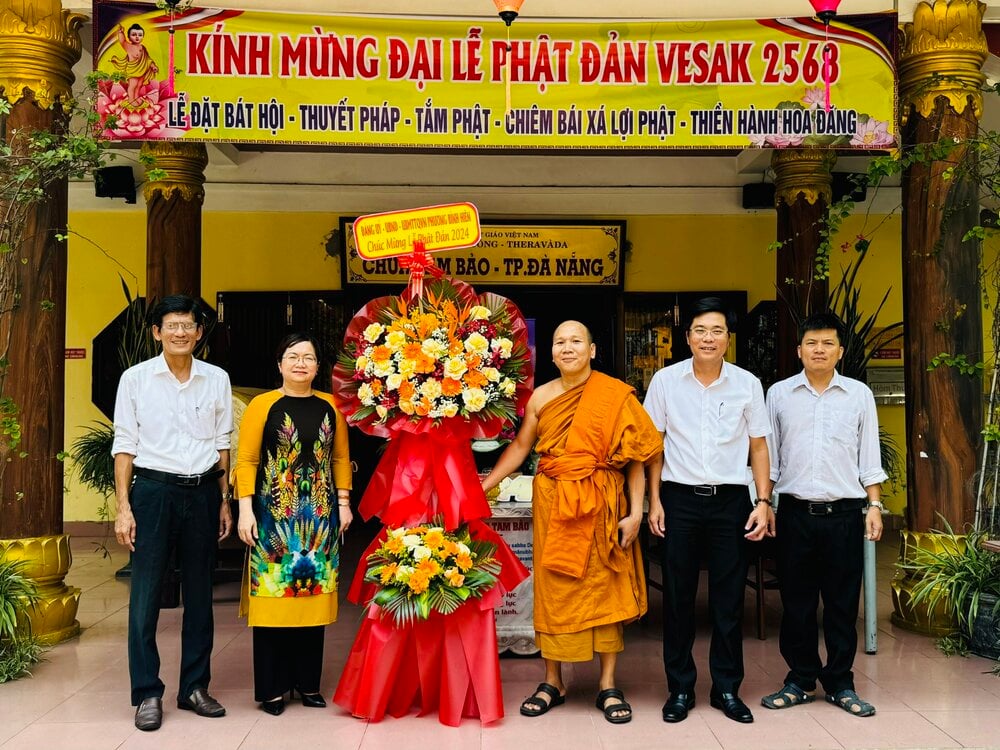 doan lien hiep cac to chuc huu nghi thanh pho da nang chuc mung phat dan tai chua tam bao