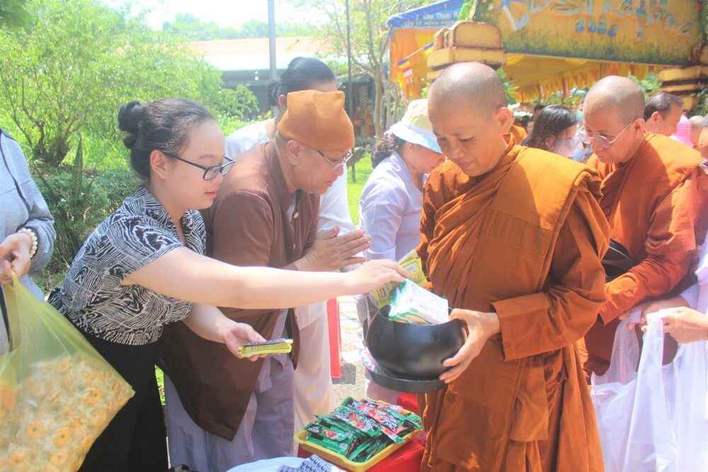 dong nai  thien vien vien khong ni trang nghiem le dang y kathina pl 2566