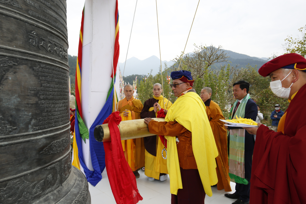 duc gyalwang drukpa khai dan phap hoi cau an dau xuan tai dai bao thap mandala tay thien