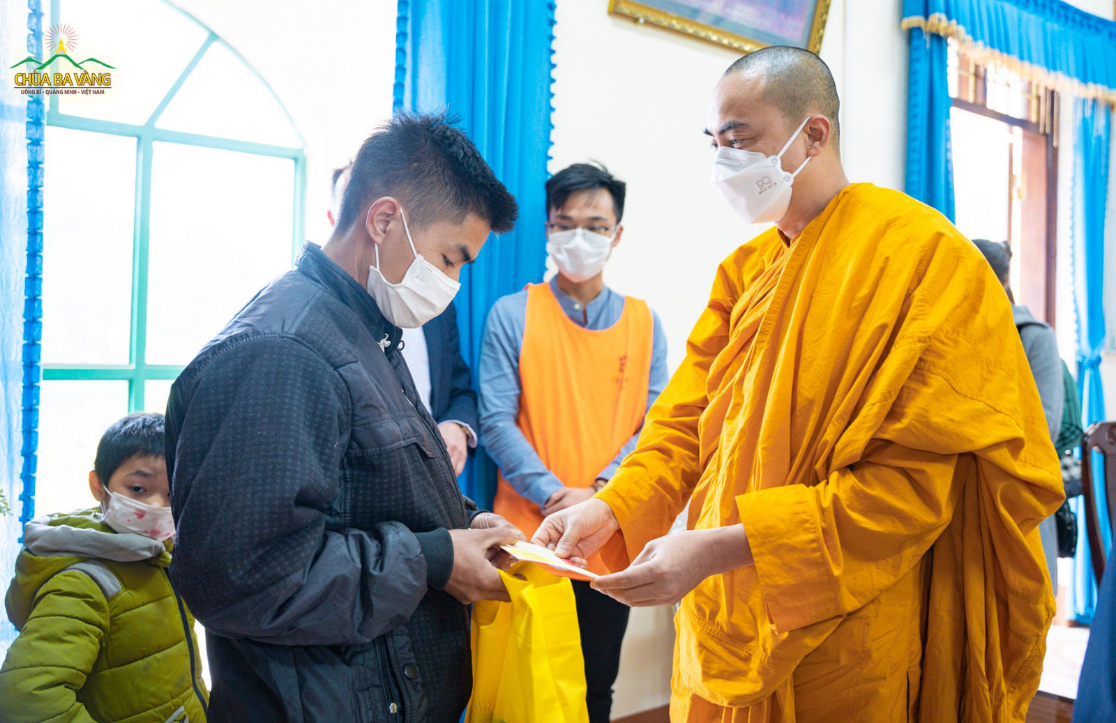 gieo yeu thuong den khap muon noi   chua ba vang cham lo tet cho dong bao ngheo tinh thai nguyen