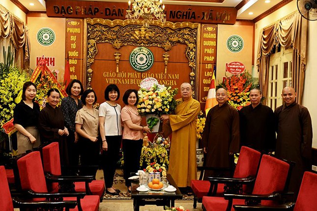 ha noi  bo cong an chuc mung ghpgvn nhan dai le phat dan phat lich 2566