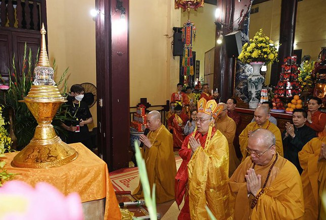 ha noi  cung ruoc xa loi phat kinh mung dai le phat dan phat lich 2566